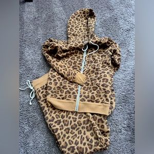 Leopard sweatsuit. Brand new never worn from Nordstrom rack